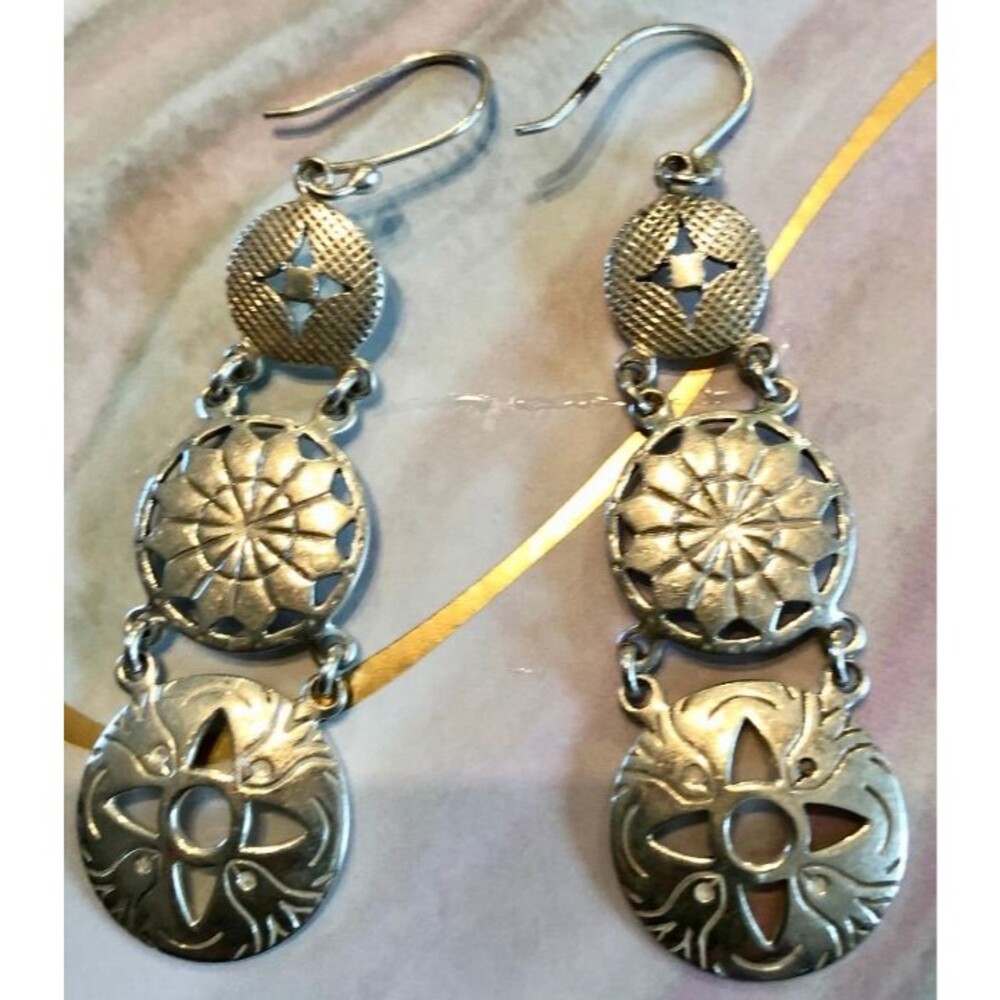 BEAUTIFUL 2 TIER STERLING DANGLE EARRING